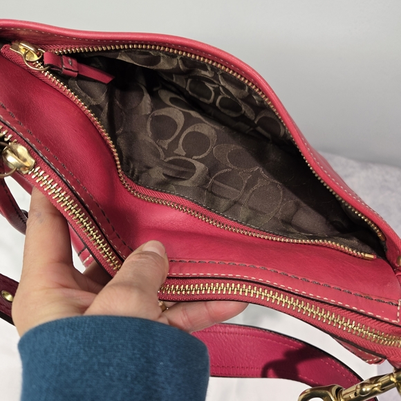 Coach Legacy Y2K Double Turnlock Satchel Shoulder Bag in a raspberry red - Picture 6 of 7